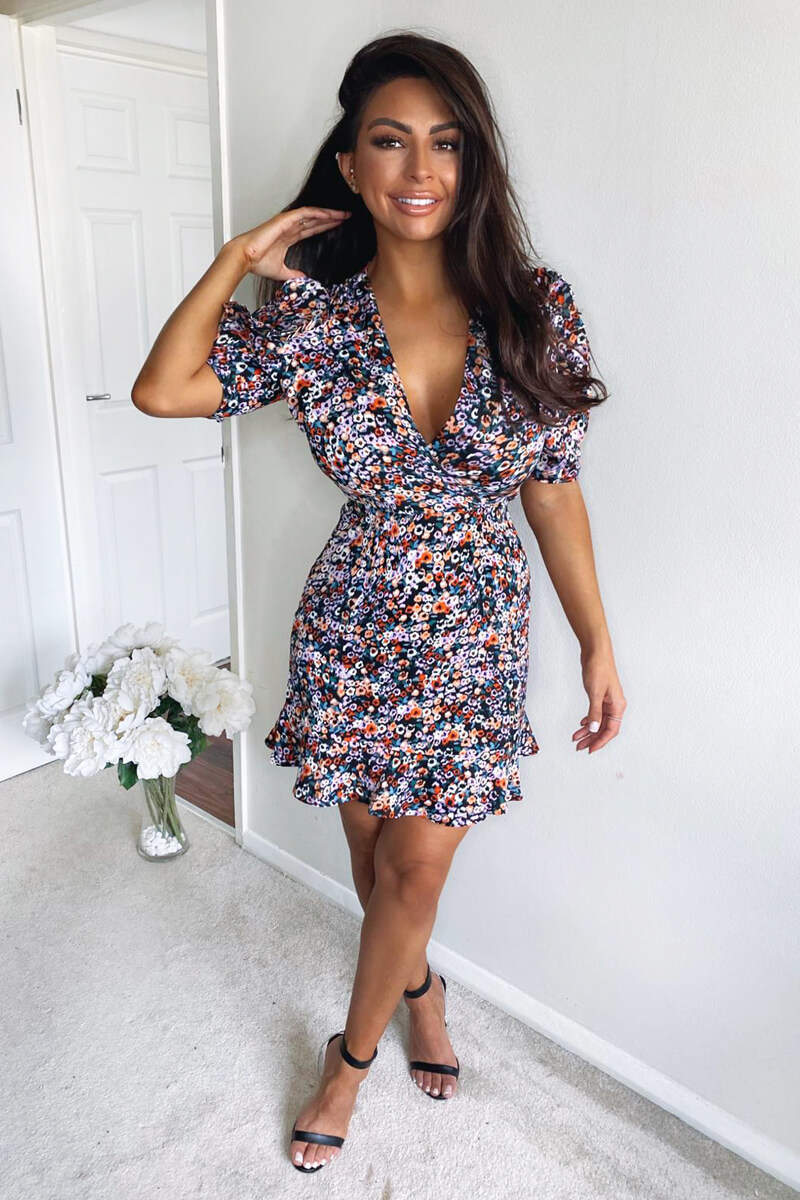 Black Ditsy Print Pleated Sleeve Dress - Swimclubus