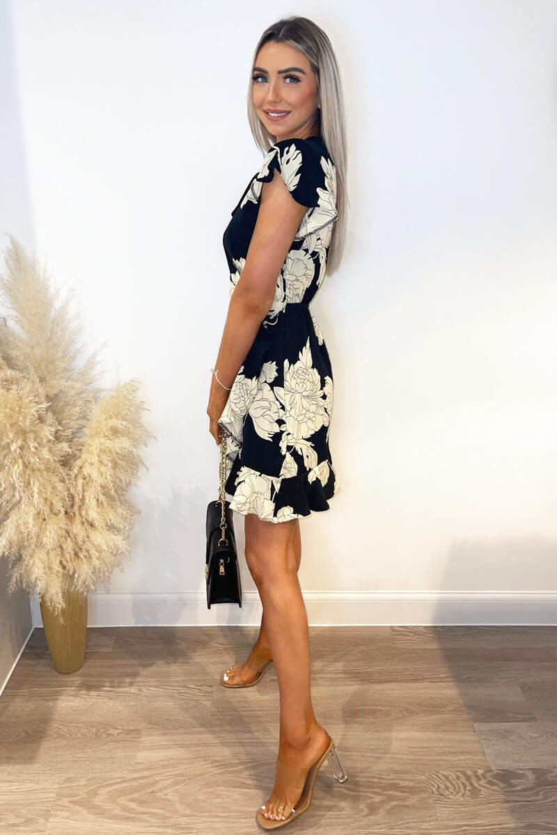 Black And Stone Floral Print Short Sleeve Wrap Dress - Swimclubus